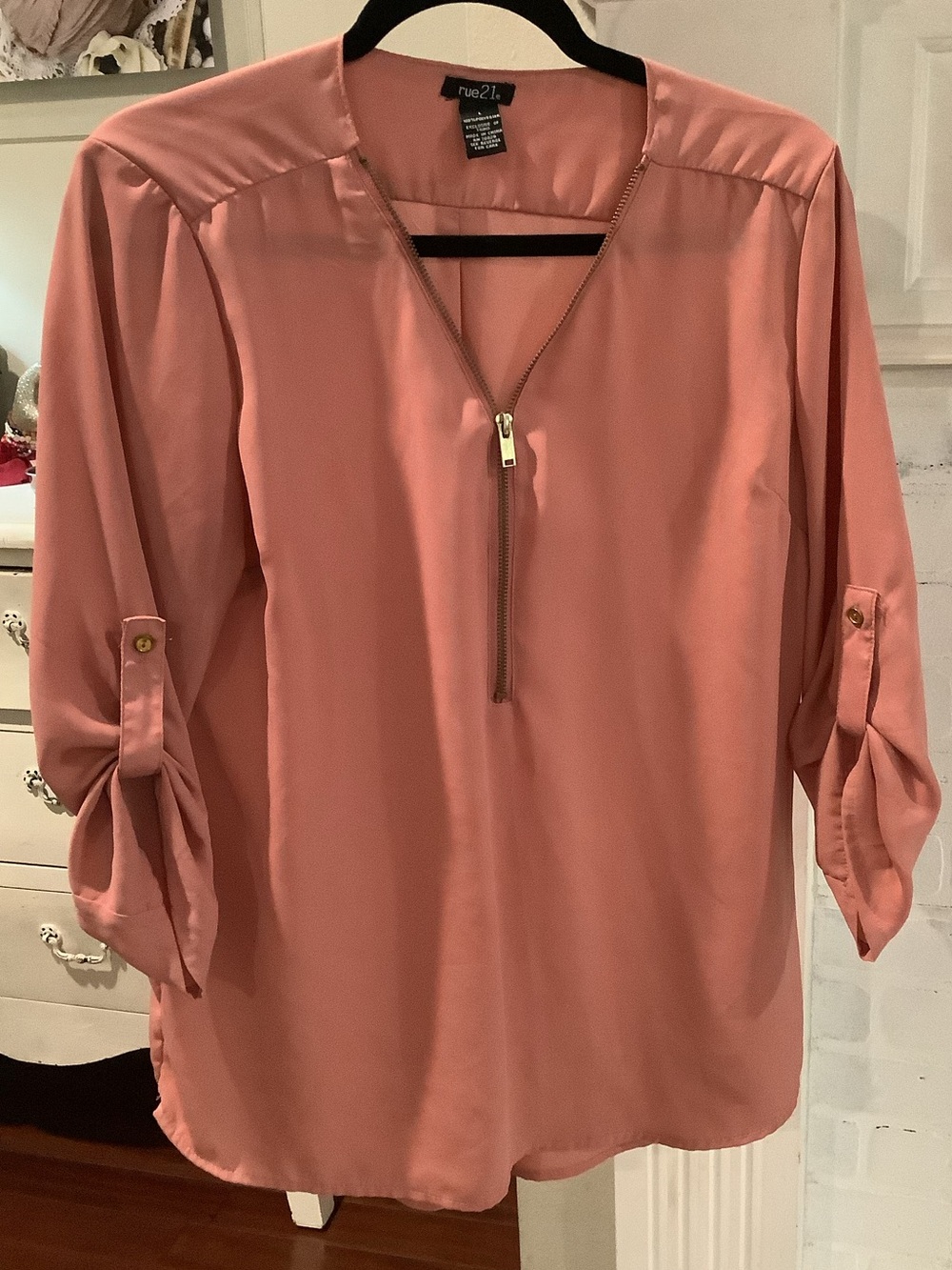 Rue21 Coral Zip-Front Roll-Tab Blouse